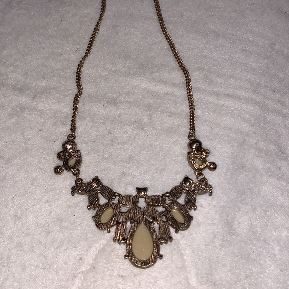 Gorgeous Yellow Lemon Drop Bib Choker with Rhinestones - Picture 4 of 5